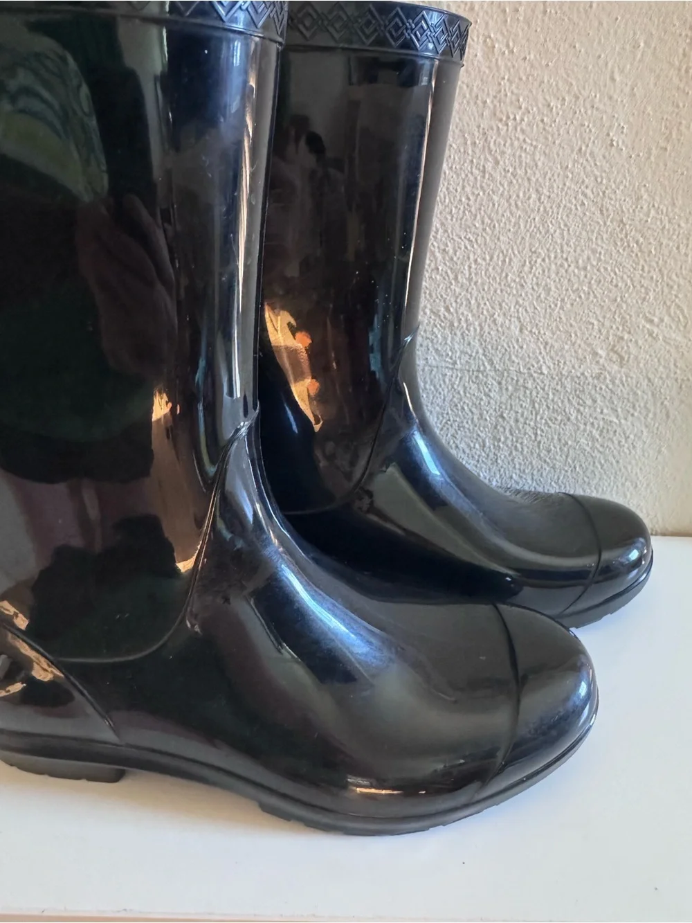 UGG Sienna Waterproof Rain Boots Black Glossy Size 7